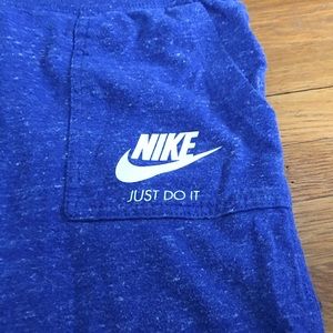Nike Cropped sweatpants.
